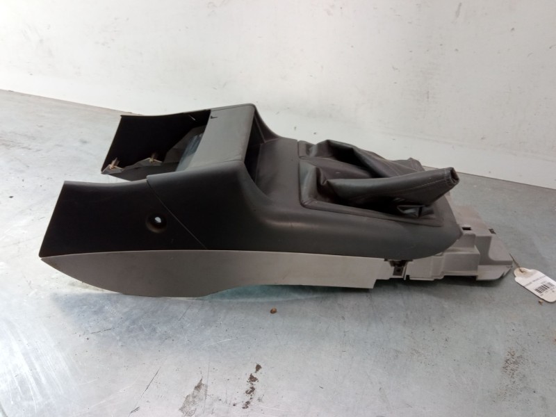 Recambio de consola central inferior para mitsubishi montero sport i (k7_, k9_) 2.5 td (k94w, k74t) referencia OEM IAM   