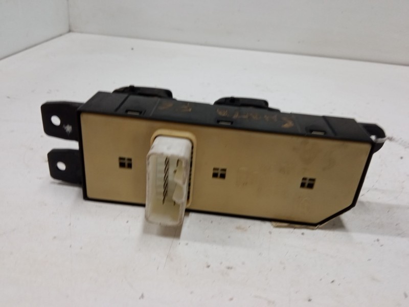Recambio de mando elevalunas delantero izquierdo para hyundai santa fé i furgoneta/suv (sm) 2.4 4x4 referencia OEM IAM   