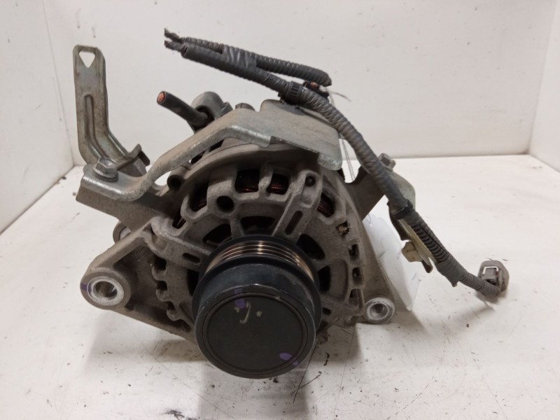 Recambio de alternador para toyota yaris (_p13_) 1.5 (nsp131_) referencia OEM IAM 270600Y370  