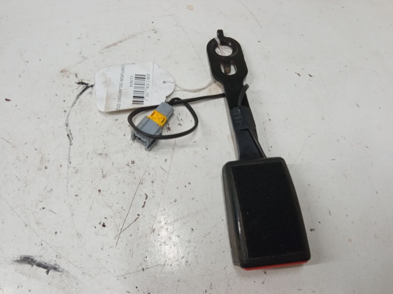 Recambio de anclaje cinturon delantero izquierdo para peugeot 208 i (ca_, cc_) 1.6 hdi / bluehdi 75 referencia OEM IAM   