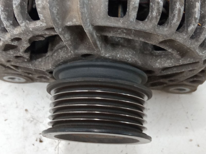 Recambio de alternador para volkswagen golf iv variant (1j5) 1.6 referencia OEM IAM 028903028D  