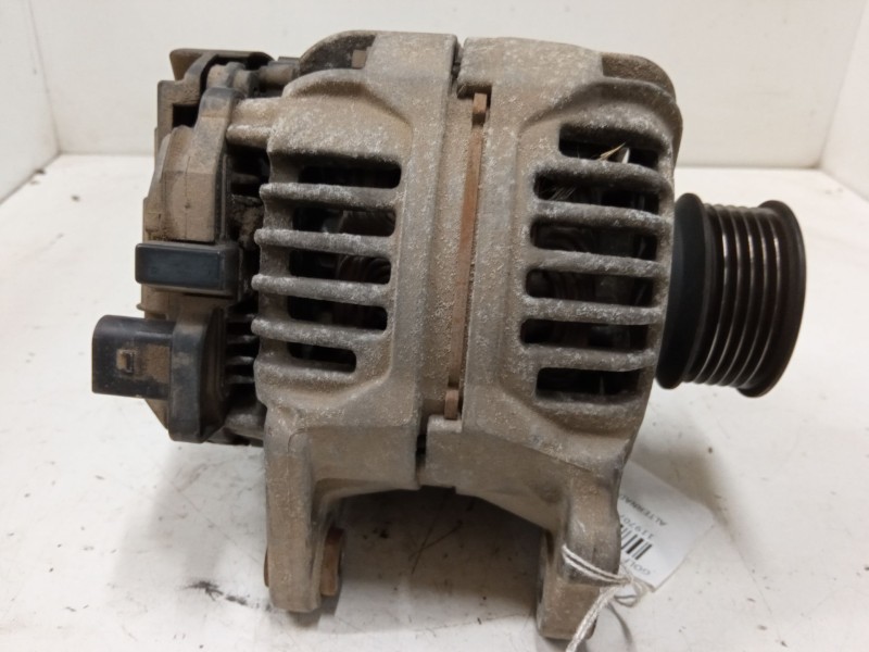 Recambio de alternador para volkswagen golf iv variant (1j5) 1.6 referencia OEM IAM 028903028D  
