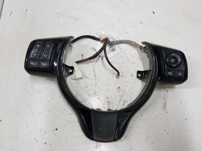 Recambio de botonera volante para toyota yaris (_p13_) 1.5 (nsp131_) referencia OEM IAM   