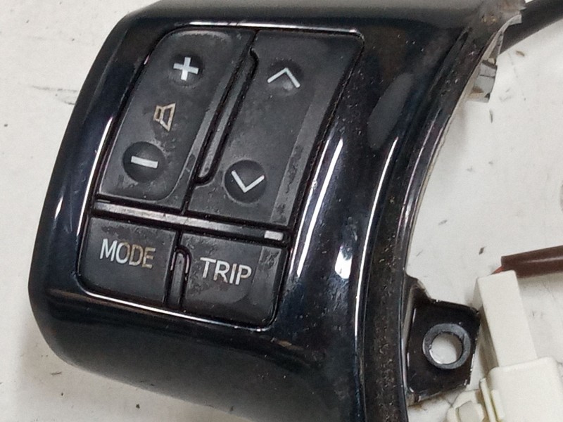 Recambio de botonera volante para toyota yaris (_p13_) 1.5 (nsp131_) referencia OEM IAM   