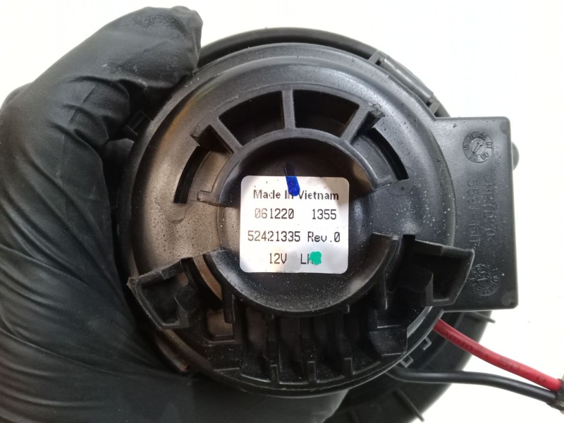 Recambio de motor calefaccion para opel astra h gtc (a04) 1.4 (l08) referencia OEM IAM 52421335  