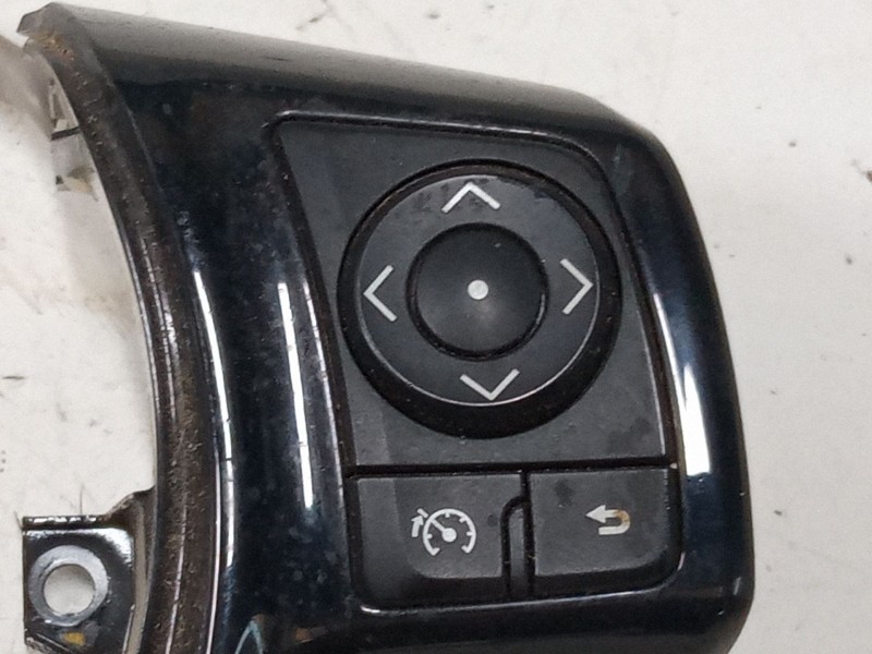 Recambio de botonera volante para toyota yaris (_p13_) 1.5 (nsp131_) referencia OEM IAM   