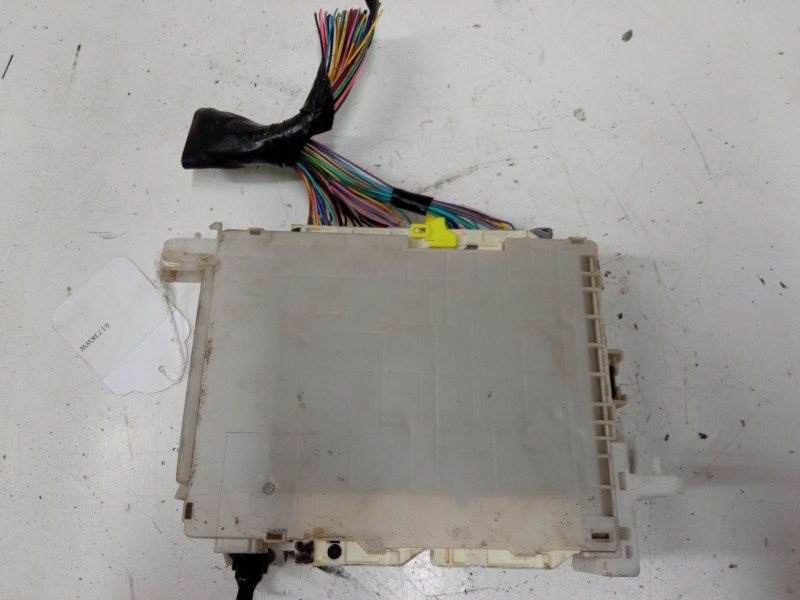 Recambio de bsi para toyota yaris (_p13_) 1.5 (nsp131_) referencia OEM IAM 892210D870  