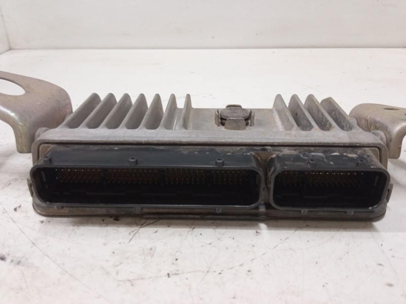 Recambio de centralita motor uce para toyota yaris (_p13_) 1.5 (nsp131_) referencia OEM IAM 896610U140  