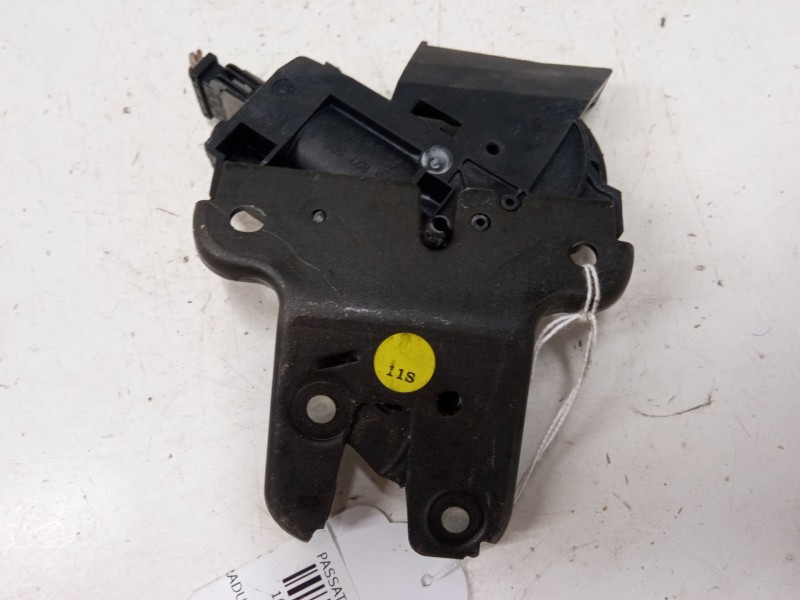 Recambio de cerradura maletero / porton para volkswagen passat b6 (3c2) 2.0 tdi 16v referencia OEM IAM 4f5827505  