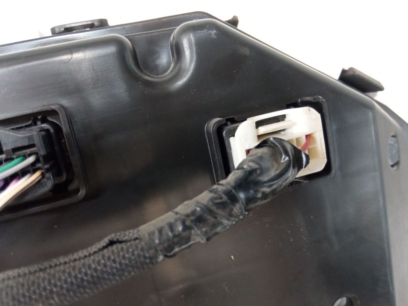 Recambio de cuadro instrumentos para toyota yaris (_p13_) 1.5 (nsp131_) referencia OEM IAM 83800F5291  