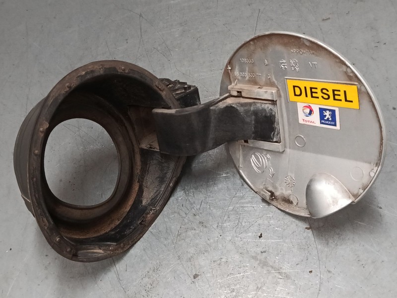 Recambio de tapa exterior combustible para peugeot 308 i (4a_, 4c_) 1.6 hdi referencia OEM IAM   