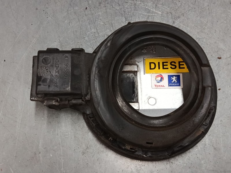 Recambio de tapa exterior combustible para peugeot 308 i (4a_, 4c_) 1.6 hdi referencia OEM IAM   