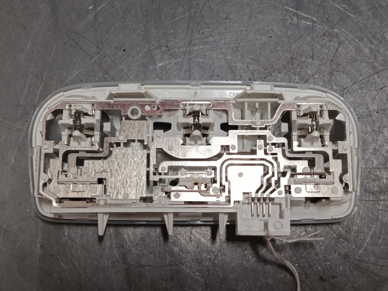Recambio de luz interior delantera para renault megane iii hatchback (bz0/1_, b3_) 1.5 dci (bz1g, bz1w, bz0r) referencia OEM IAM