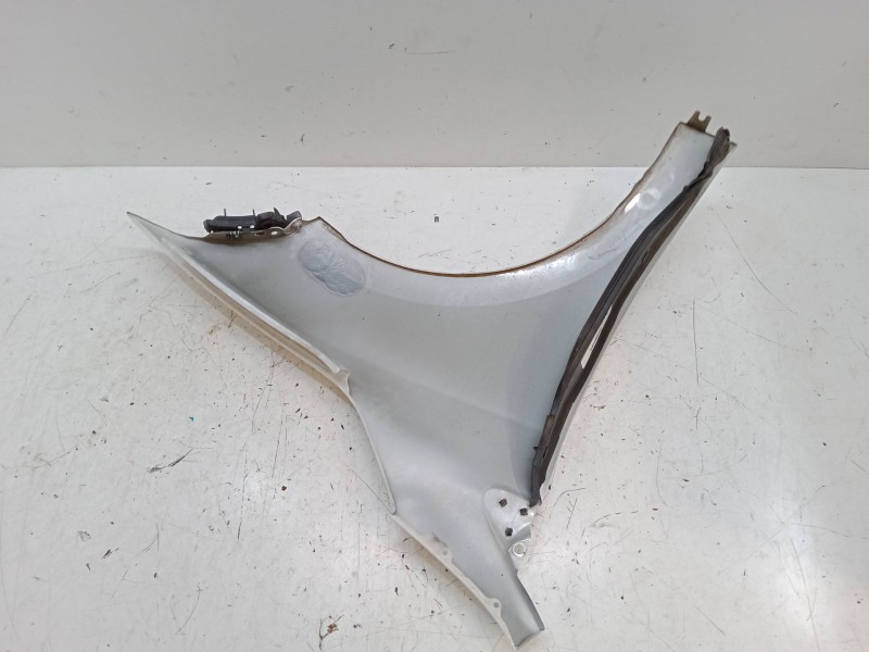 Recambio de aleta delantera izquierda para renault megane iii grandtour (kz0/1) 1.5 dci (kz1m, kz1w, kz0r) referencia OEM IAM   