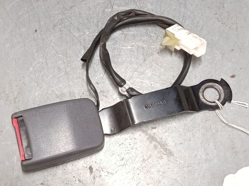 Recambio de anclaje cinturon delantero izquierdo para hyundai atos (mx) 1.1 referencia OEM IAM 2CA3168431  