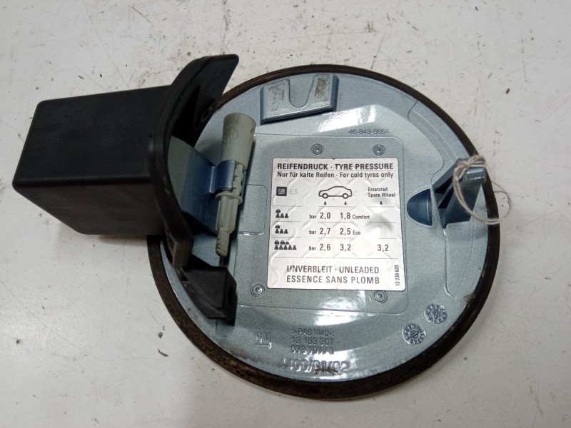 Recambio de tapa exterior combustible para opel corsa d (s07) 1.2 (l08, l68) referencia OEM IAM   