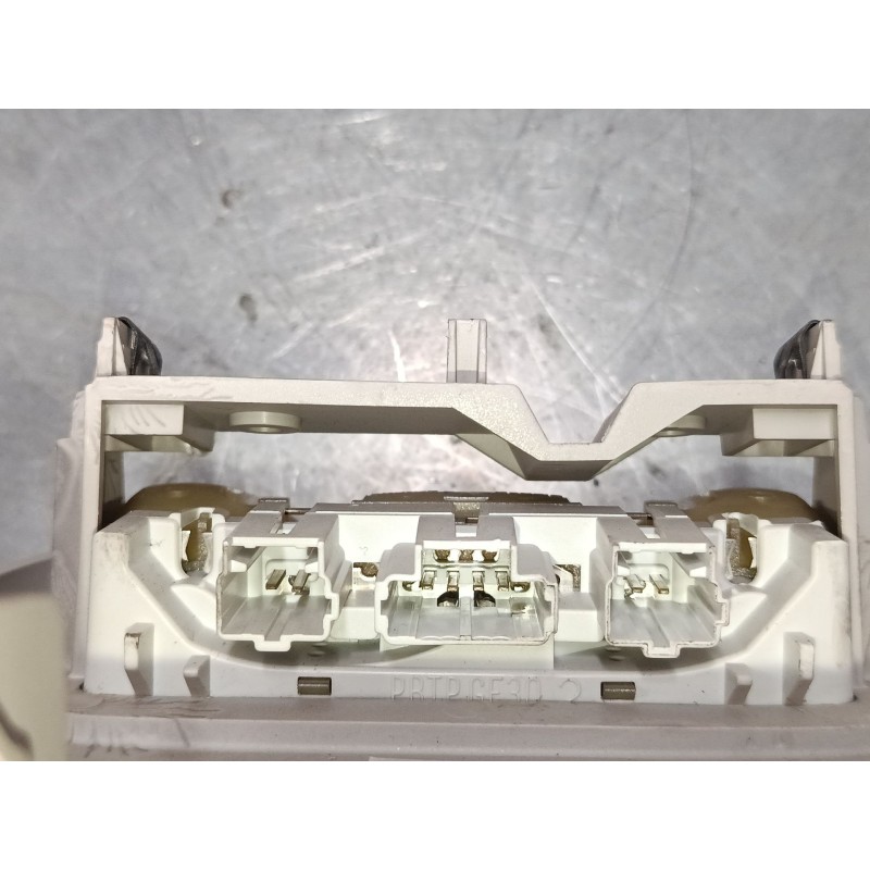 Recambio de luz interior delantera para citroën c5 i (dc_) 1.8 16v (dc6fzb, dc6fze) referencia OEM IAM 9636696877  