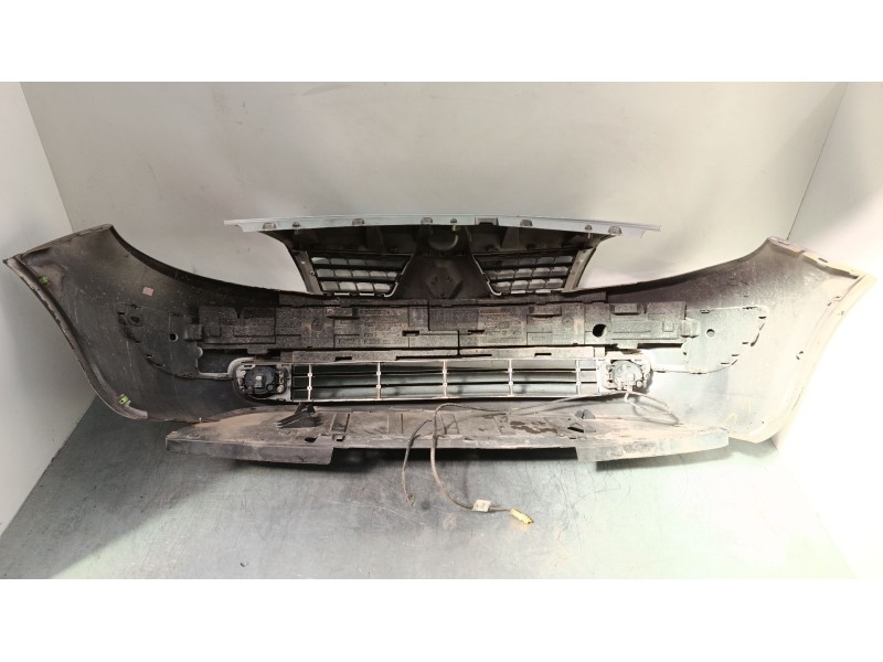 Recambio de paragolpes delantero para renault scénic ii (jm0/1_) 1.5 dci (jm02, jm13) referencia OEM IAM 8200139528  