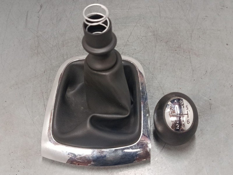 Recambio de pomo palanca cambio para renault megane iii hatchback (bz0/1_, b3_) 1.5 dci (bz1g, bz1w, bz0r) referencia OEM IAM   