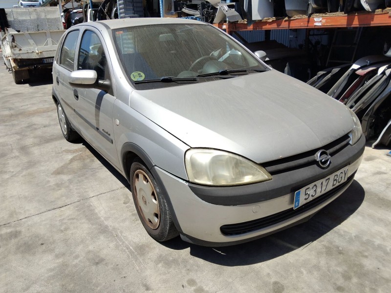 opel corsa c (x01) del año 2001