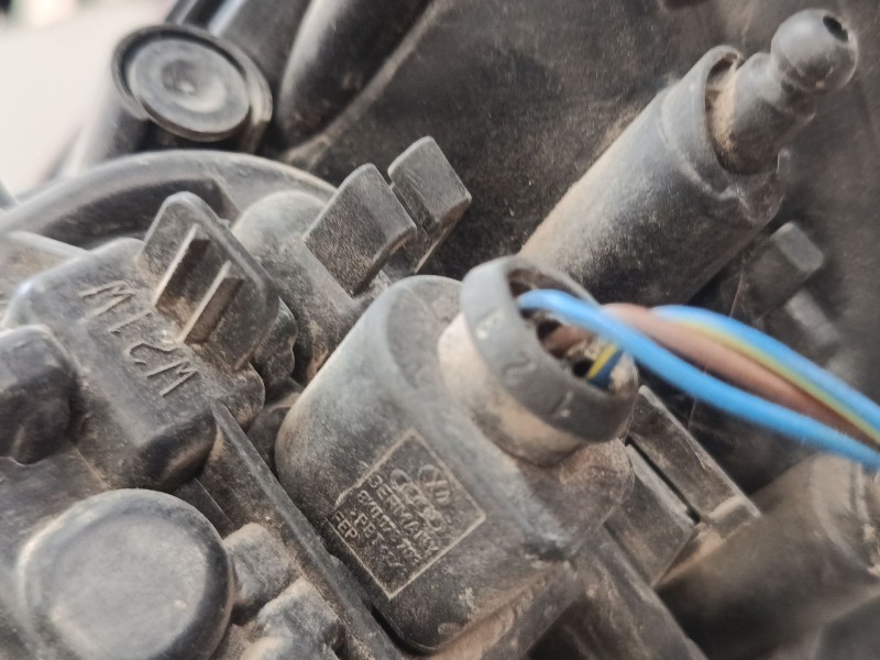 Recambio de piloto trasero izquierdo para audi a3 (8v1, 8vk) 1.6 tdi referencia OEM IAM 8V4945095  