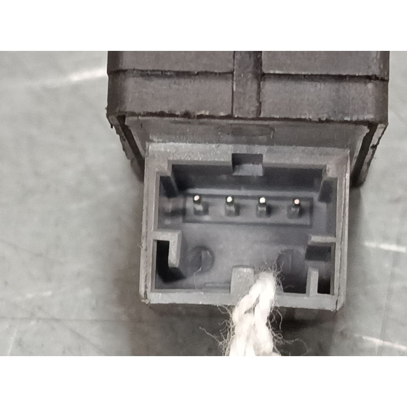 Recambio de mando elevalunas trasero izquierdo para volkswagen polo iv (9n_, 9a_) 1.4 16v referencia OEM IAM 6Q959855  