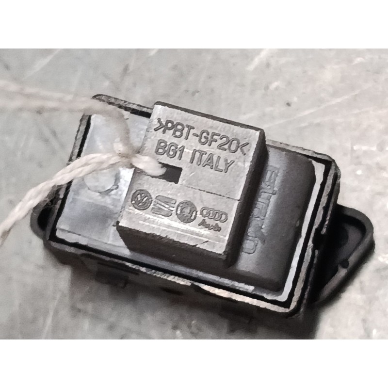 Recambio de mando elevalunas trasero izquierdo para volkswagen polo iv (9n_, 9a_) 1.4 16v referencia OEM IAM 6Q959855  