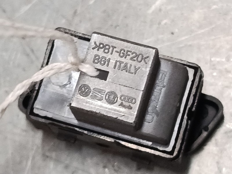 Recambio de mando elevalunas trasero izquierdo para volkswagen polo iv (9n_, 9a_) 1.4 16v referencia OEM IAM 6Q959855  