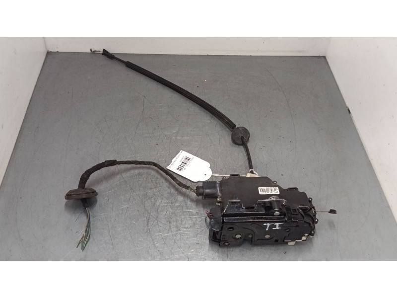 Recambio de cerradura puerta trasera izquierda para volkswagen polo iv (9n_, 9a_) 1.4 16v referencia OEM IAM   