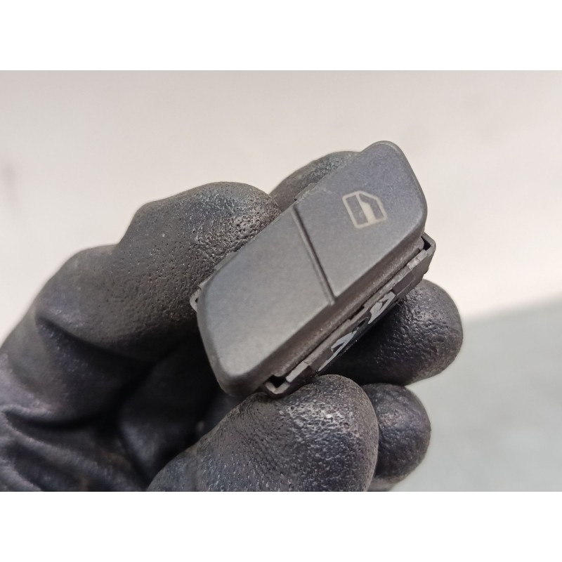 Recambio de mando elevalunas delantero derecho para volkswagen polo iv (9n_, 9a_) 1.4 16v referencia OEM IAM 6Q0959856  