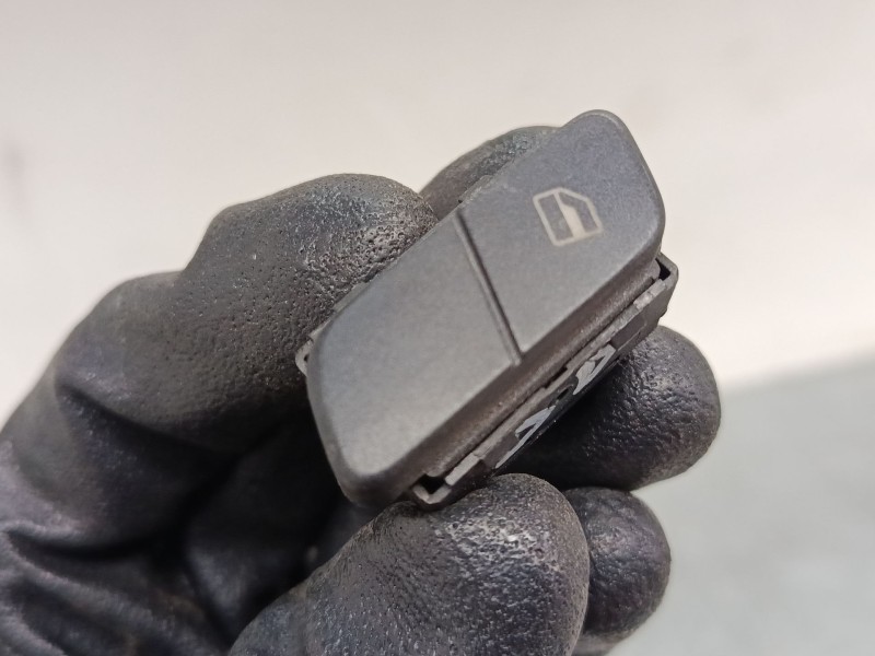Recambio de mando elevalunas delantero derecho para volkswagen polo iv (9n_, 9a_) 1.4 16v referencia OEM IAM 6Q0959856  