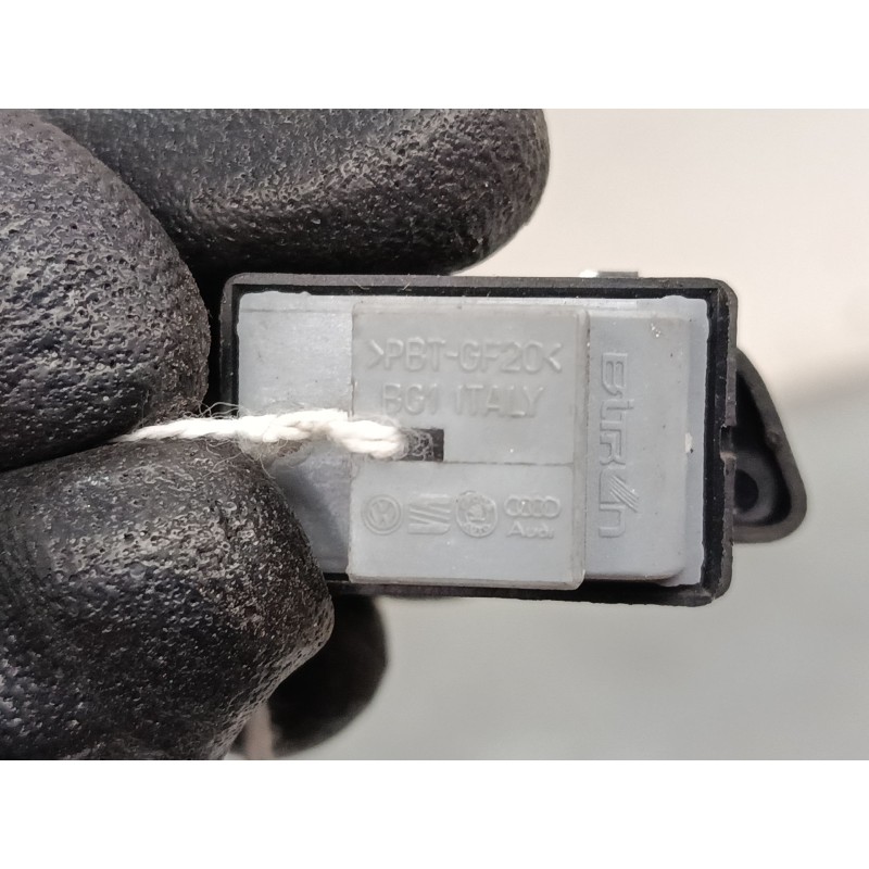 Recambio de mando elevalunas delantero derecho para volkswagen polo iv (9n_, 9a_) 1.4 16v referencia OEM IAM 6Q0959856  