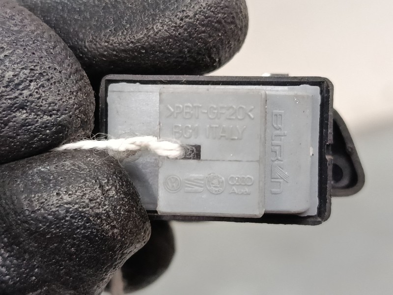 Recambio de mando elevalunas delantero derecho para volkswagen polo iv (9n_, 9a_) 1.4 16v referencia OEM IAM 6Q0959856  