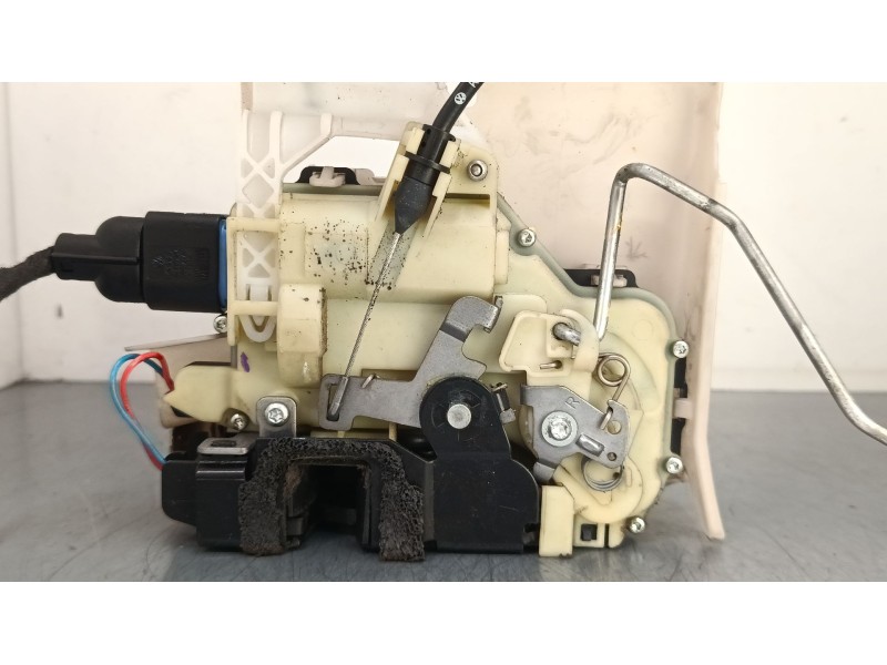 Recambio de cerradura puerta delantera derecha para volkswagen polo iv (9n_, 9a_) 1.4 16v referencia OEM IAM   