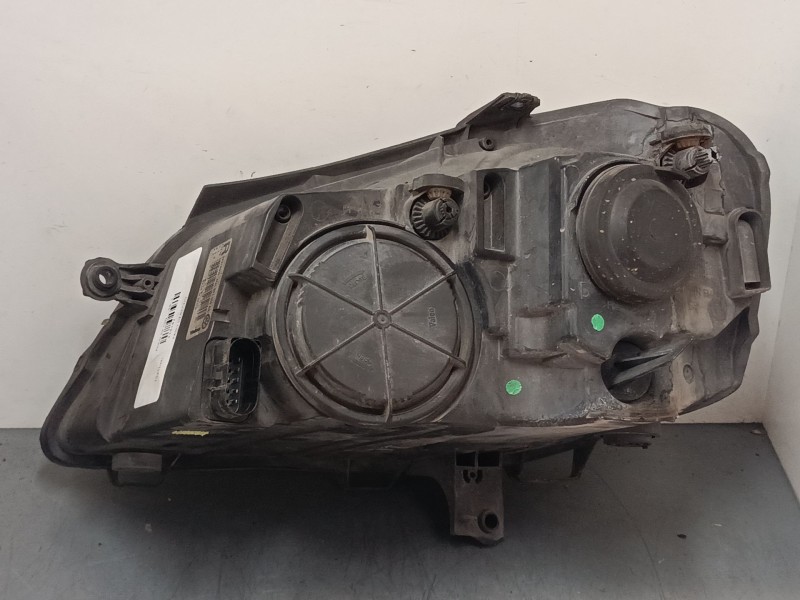 Recambio de faro derecho para volkswagen polo iv (9n_, 9a_) 1.4 16v referencia OEM IAM   