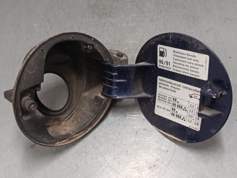 Recambio de tapa exterior combustible para volkswagen polo iv (9n_, 9a_) 1.4 16v referencia OEM IAM   