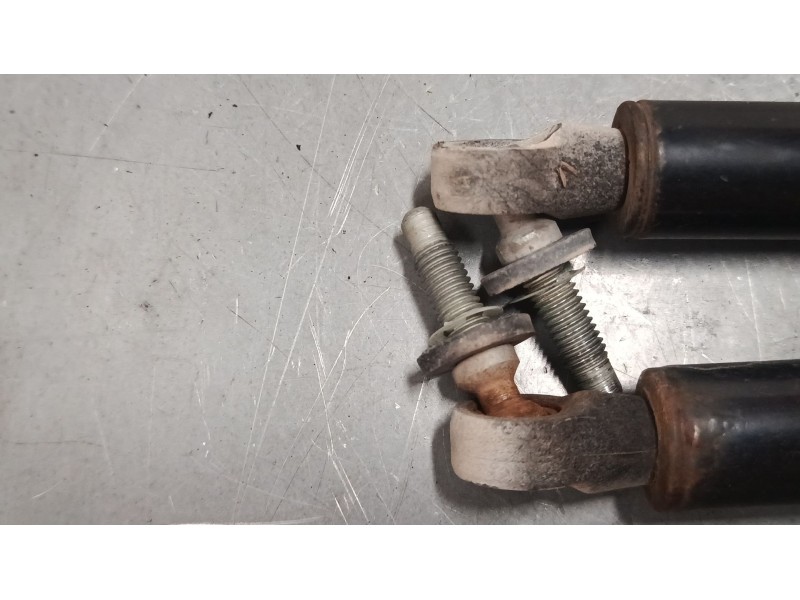 Recambio de amortiguadores malet/porton para jeep grand cherokee ii (wj, wg) 3.1 td 4x4 referencia OEM IAM   