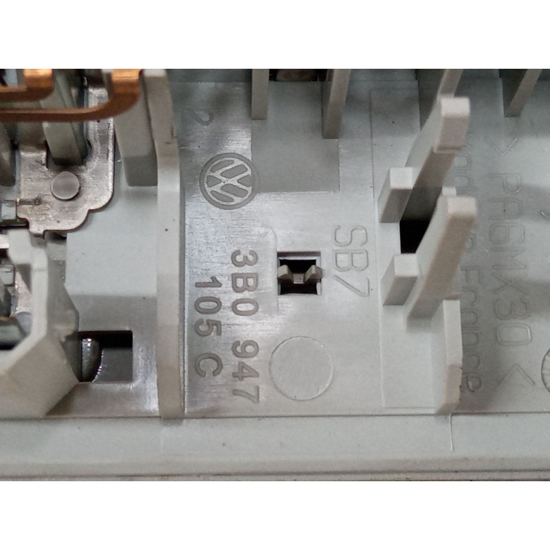 Recambio de luz interior delantera para seat cordoba (6l2) 1.9 tdi referencia OEM IAM   