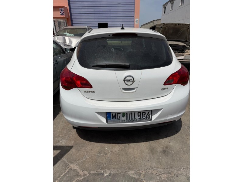 opel astra j sports tourer (p10) del año 2011