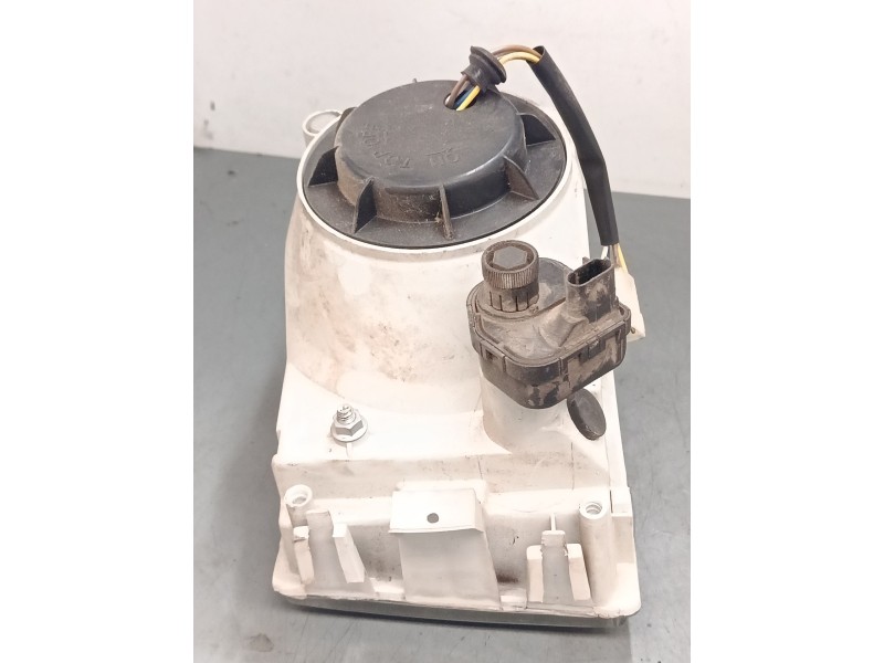 Recambio de faro izquierdo para iveco daily ii caja/chasis 40-10 w 4x4 (15211104, 15211105, 15211111, 15211115,... referencia OE