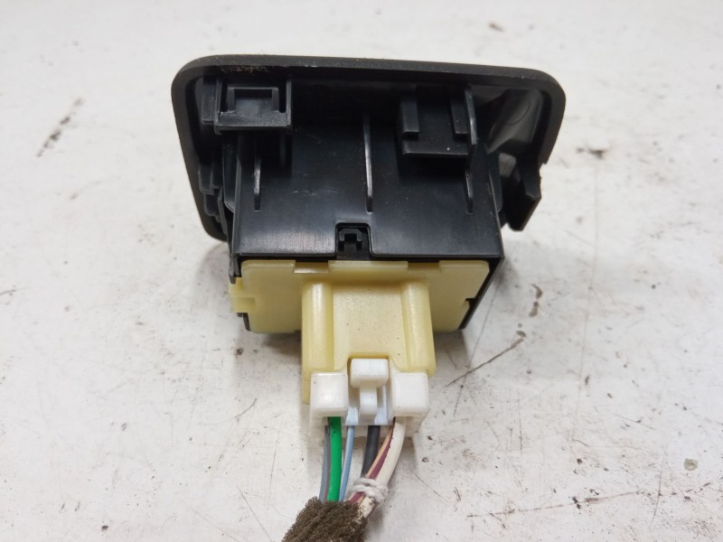 Recambio de mando elevalunas delantero derecho para dacia sandero ii (b8_) tce 90 (b8m1, b8ma) referencia OEM IAM   