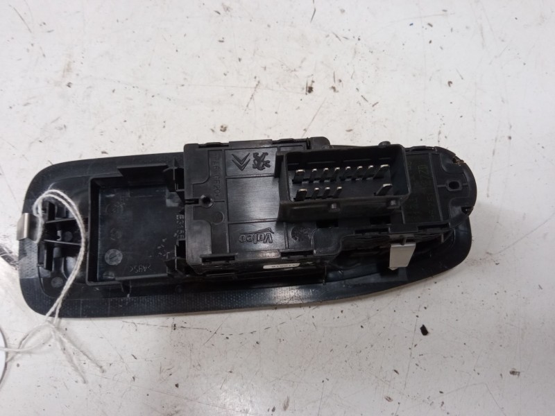 Recambio de mando elevalunas delantero izquierdo para peugeot 208 i (ca_, cc_) 1.6 hdi / bluehdi 75 referencia OEM IAM 96751127 