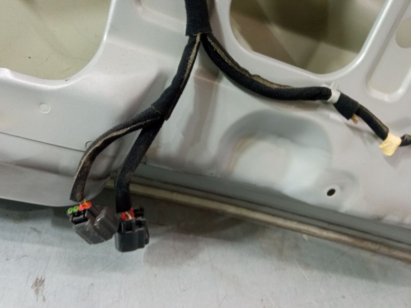 Recambio de porton trasero para kia carnival / grand carnival iii (vq) 2.9 crdi referencia OEM IAM   