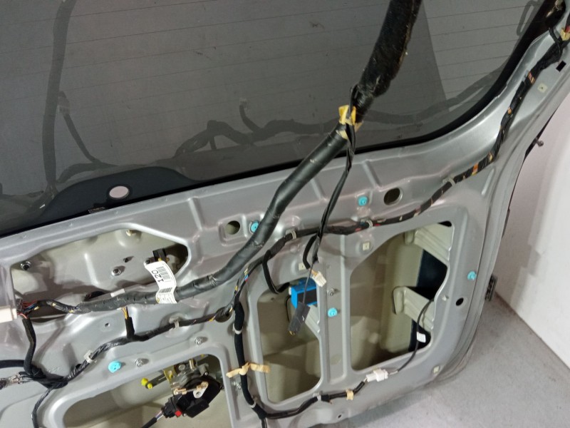 Recambio de porton trasero para kia carnival / grand carnival iii (vq) 2.9 crdi referencia OEM IAM   