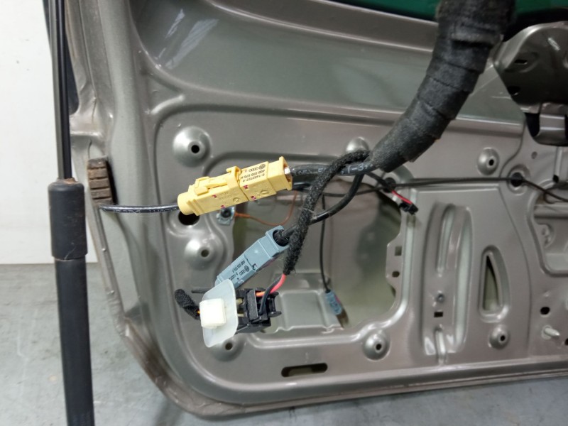 Recambio de porton trasero para skoda rapid spaceback (nh1) 1.0 tsi referencia OEM IAM 3V5035577  