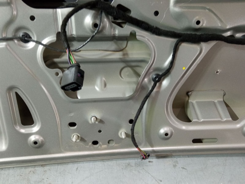 Recambio de porton trasero para skoda rapid spaceback (nh1) 1.0 tsi referencia OEM IAM 3V5035577  