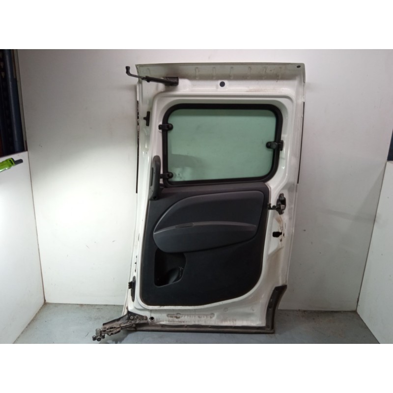Recambio de puerta lateral corredera derecha para fiat doblo caja/chasis (263_) 1.3 d multijet referencia OEM IAM sin cerradura 