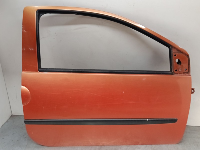 Recambio de puerta delantera derecha para renault twingo ii (cn0_) 1.2 16v (cn04, cn0a, cn0b) referencia OEM IAM 801008682R  