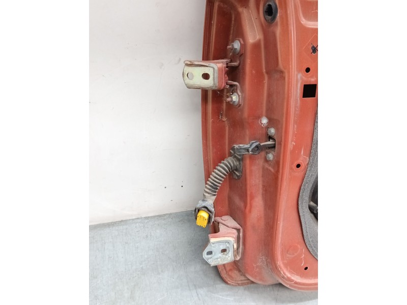 Recambio de puerta delantera derecha para renault twingo ii (cn0_) 1.2 16v (cn04, cn0a, cn0b) referencia OEM IAM 801008682R  