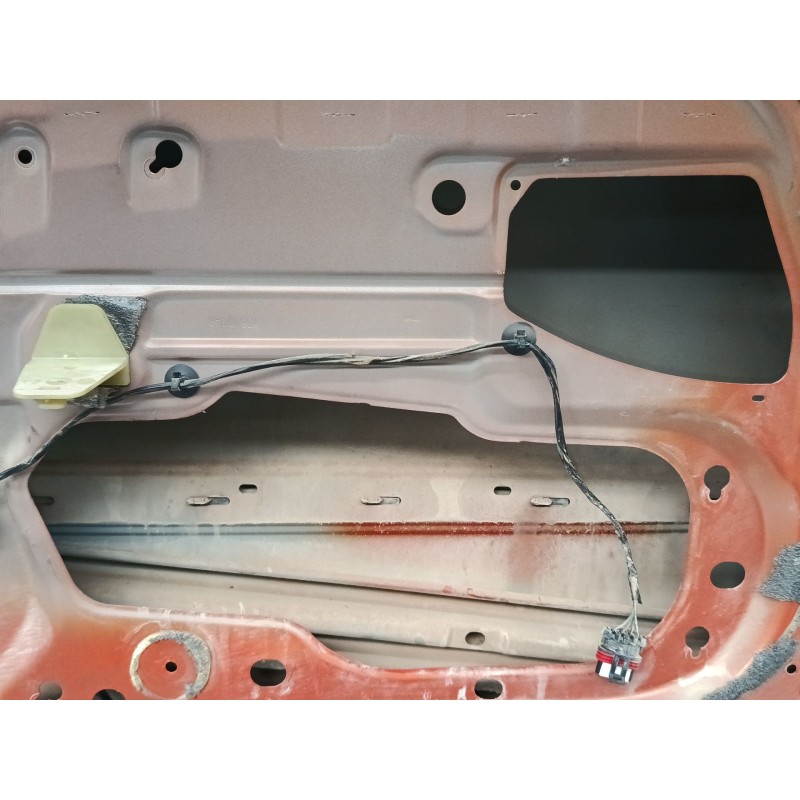 Recambio de puerta delantera derecha para renault twingo ii (cn0_) 1.2 16v (cn04, cn0a, cn0b) referencia OEM IAM 801008682R  